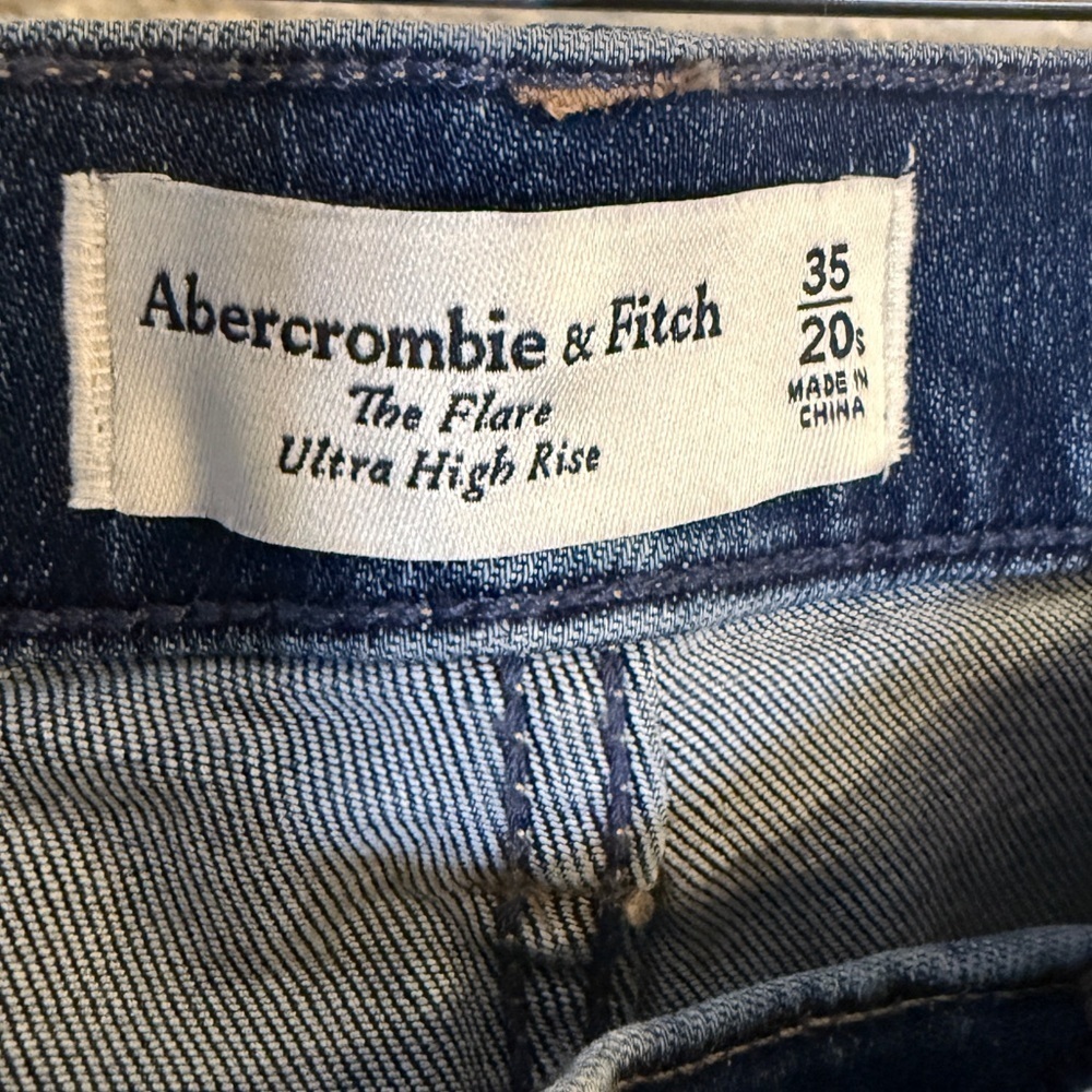 Abercrombie & Fitch Ultra High Rise Flare Jeans Size 35/20 Short. Frayed Hem - Picture 4 of 6